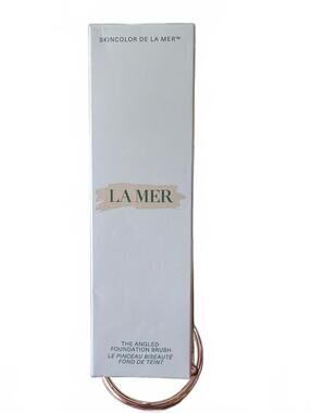 La Mer The Angled Foundation Brush Skincolor New in Box NIB